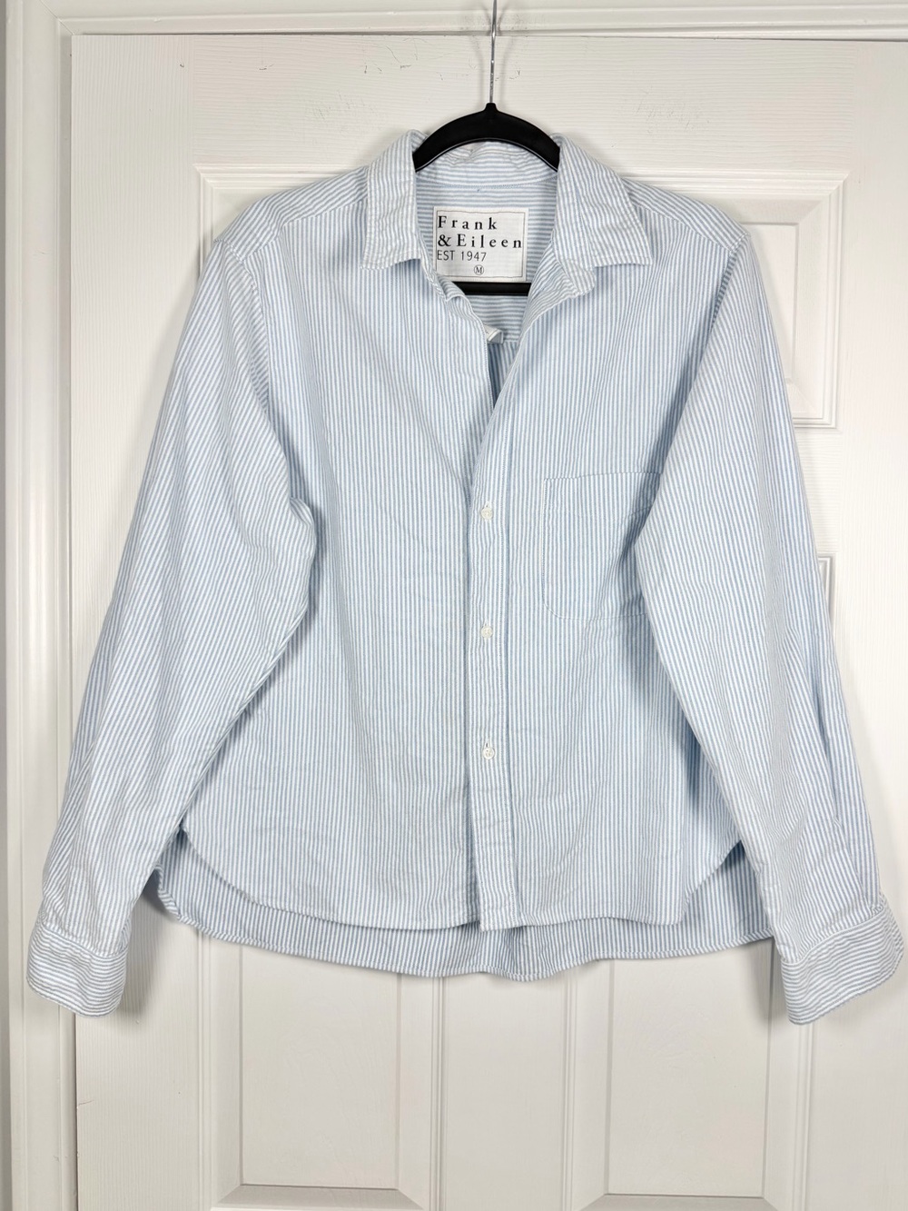 Frank & Eileen Size M • Silvio Blue/White Striped Cotton Long Sleeve Shirt.